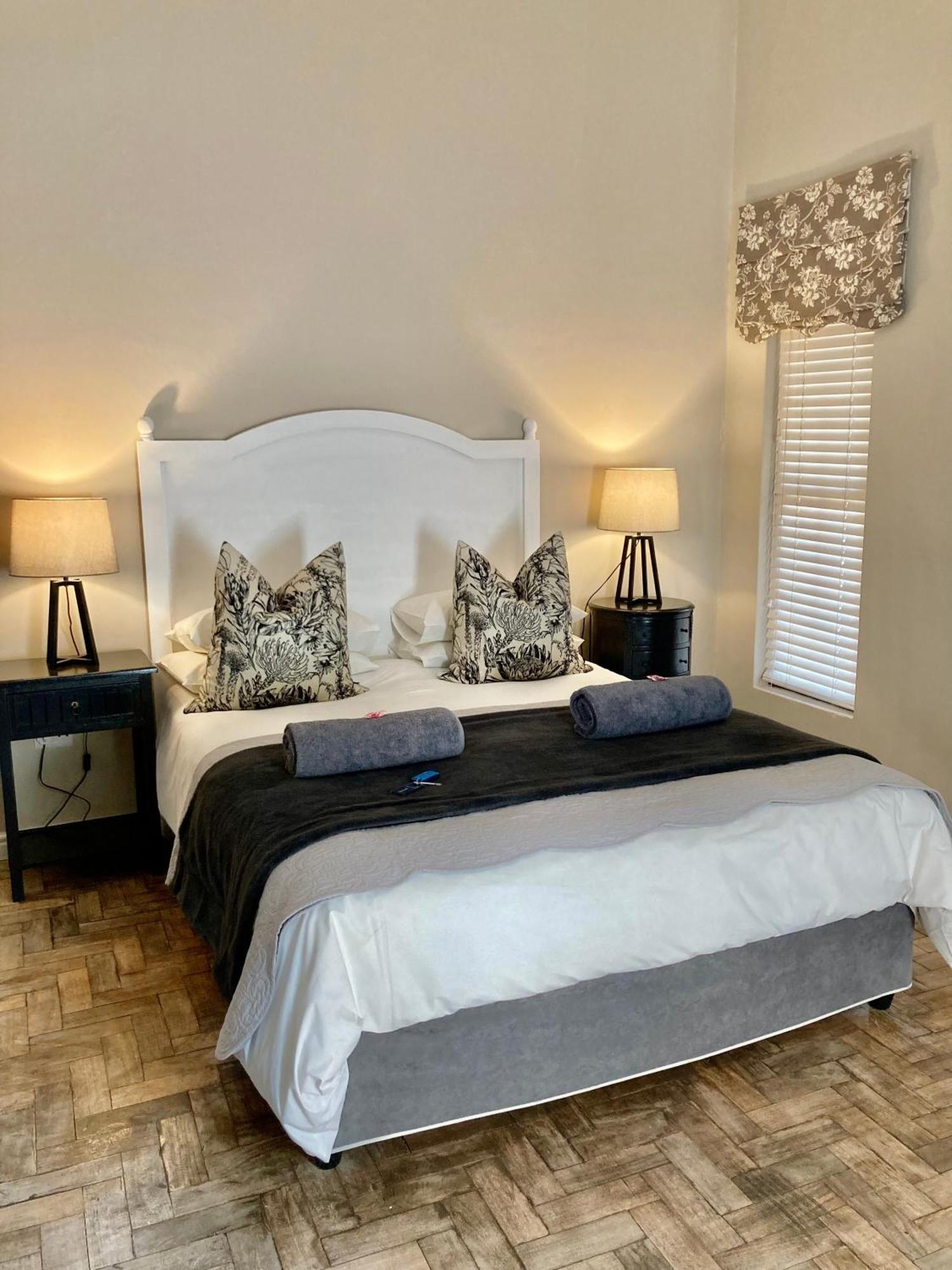 The Merino Guest House Beaufort West Bagian luar foto