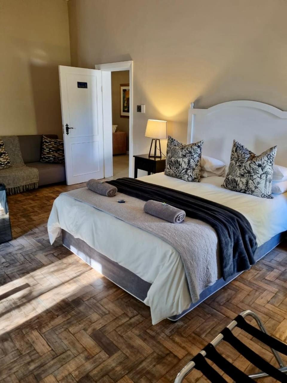 The Merino Guest House Beaufort West Bagian luar foto